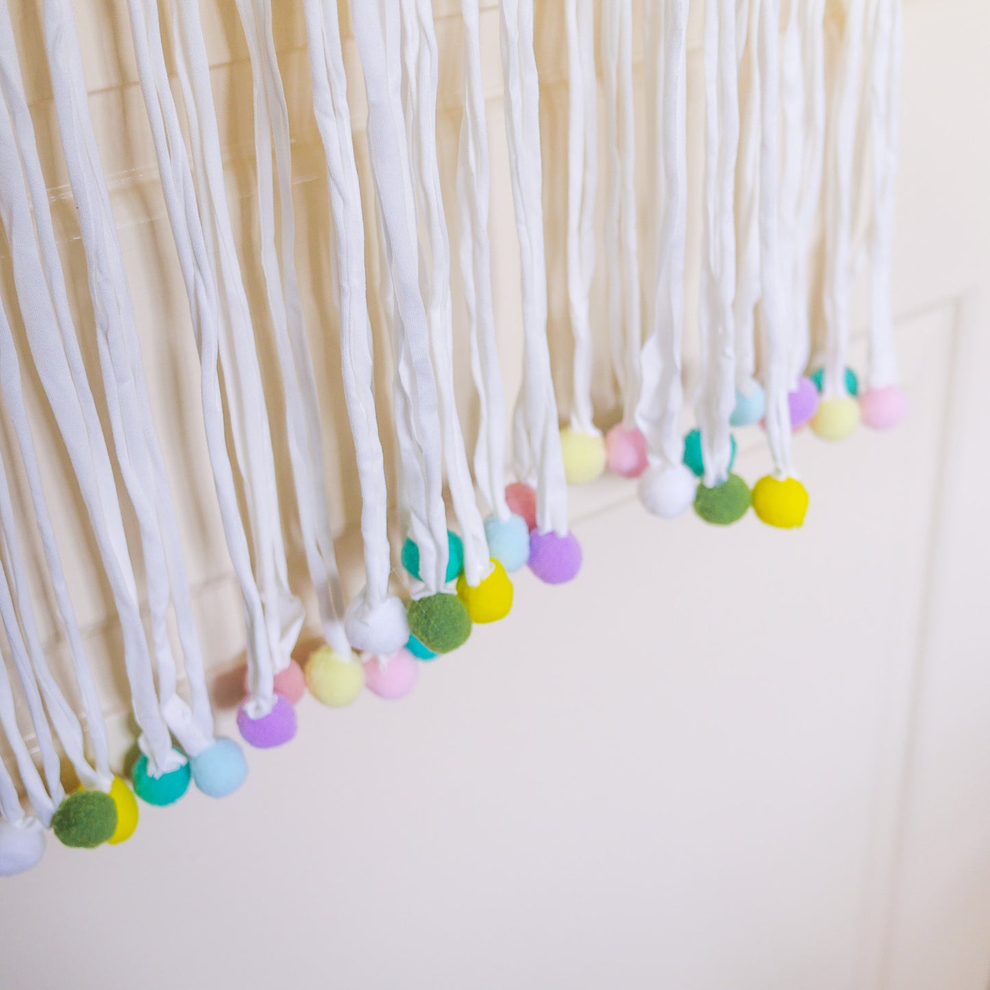 Cadeau Rainbow Wall Hanging Hair Clip Storage