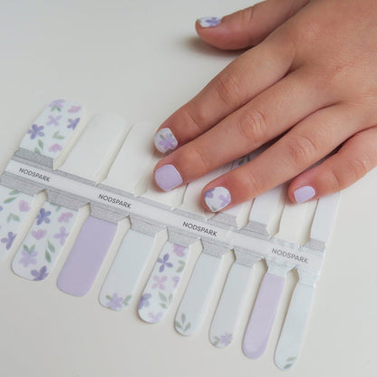 Lilac Petals (Petite) Nail wraps